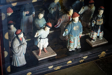 small chinese figurines