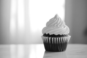 Wall Mural - Cupcake on Table