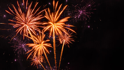 sylvester, happy new year, new year's eve 2025 background banner - golden firework fireworks pyrotec