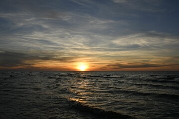 Wall Mural - Stunning sunset over the ocean