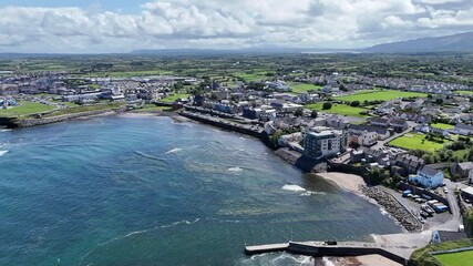 Wall Mural - survol de la ville balnéaire de Bundoran au nord de Sligo en Irlande