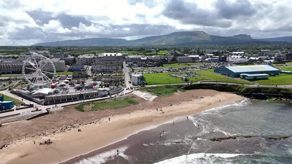 Wall Mural - survol de la ville balnéaire de Bundoran au nord de Sligo en Irlande