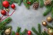 © Fotograf - A festive Christmas decoration featuring pine cones and ornaments