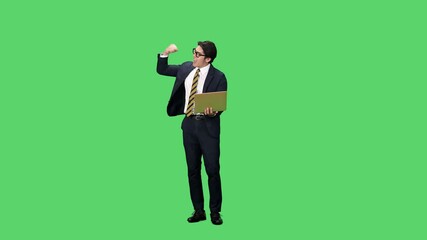 Aufkleber - ノートパソコンを使いながらダンスする男性ビジネスパーソンの全身動画　クロマキー合成用グリーンバック
