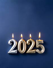 Fototapete - A gold or silver 2025 candle is placed on a dark blue background