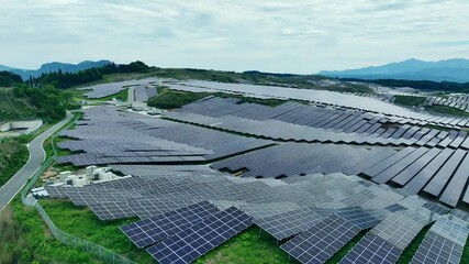 Poster - メガソーラー、空撮、風景、ソーラーパネル、太陽光発電、環境、SDGs、再生可能エネルギー、ドローン、俯瞰、太陽光発電所、パノラマ、地平線、サステナビリティ、ハイアングル、グリーン、エコロジー、エコシステム、地球環境、環境保護、気候変動、サステナブル、持続可能な開発目標、グリーントランスフォーメーション、GX、SX、ESG投資、CSR、TCFD、環境問題、社会、自然、クリーン、カーボンオフセット、カ