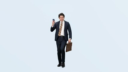 Poster - スマホ、スマートフォン、ダンス、ダンサー、パントマイム、ビジネスマン、ビジネスパーソン、通話、全身、ビジネス、サラリーマン、男性、日本人、会社員、スーツ、踊る、ステップ、歩く、仕事、働く、営業、セールスマン、人材、振り付け、リズム、クロマキー、切り抜き、コピースペース、転職、元気、アクティブ、アクション、忙しい、連絡、操作、アプリ、DX、ツール、デジタルトランスフォーメーション、トーク、音楽、ミュ