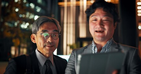 Aufkleber - Business men, tablet and city with night, urban and digital research with tech and website. Internet, discussion and Japanese professional with networking, planning and teamwork of management