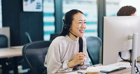 Aufkleber - Telemarketing, business and woman with computer, call center and connection in modern office. Japanese person, agent and insurance consultant with pc, help desk and customer service with tech support