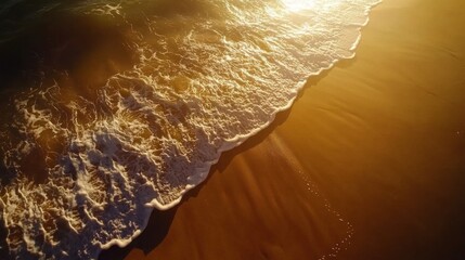 Poster - The ocean waves are crashing onto the shore, creating a beautiful