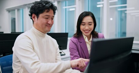 Aufkleber - Japanese, business people and teamwork with tablet in office as software engineer for web agency. Woman, man and technology as coworkers for planning, discussion and collaboration in problem solving