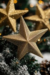 Poster - Close-up of a shining star on a decorated Christmas tree
