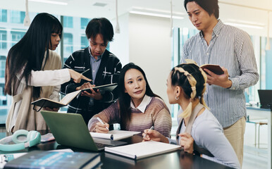 Aufkleber - Japanese business people, teamwork and laptop for meeting, collaboration and writing notes in office. Group, together and technology for brainstorming, discussion and project management as colleagues