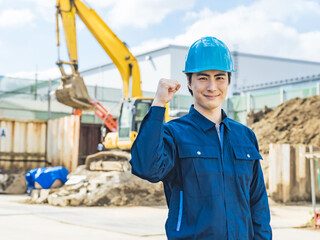 Aufkleber - 工事、建設、現場、作業員、ガッツポーズ、笑顔、元気、やる気、ポジティブ、安全、ヘルメット、男性、日本人、エンジニア、仕事、職業、転職、働く、就職、スポットワーク、日雇い、重機、建機、警備員、満足、充実、腕組み、自信、職場、賃上げ、労働者、技師、資格、免許、土木、ゼネコン、産業、盛り土、産業廃棄物、建設発生土、残土、処理場、建築、リサイクル、工場、業者、回収、作業服、パワーショベル、人物
