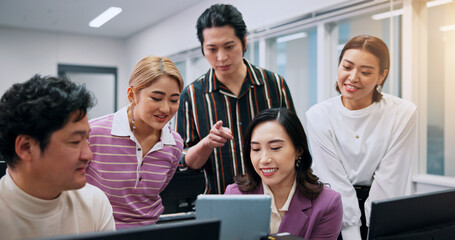 Aufkleber - People, tech and meeting in office for advice, business development and campaign planning for growth. Japanese team, coworkers and tablet in consulting agency for problem solving, feedback and review