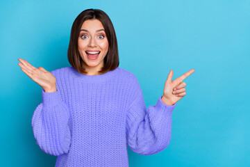 Wall Mural - portrait of attractive funny amazed cheerful girl demonstrating copy blank place space wow isolated 