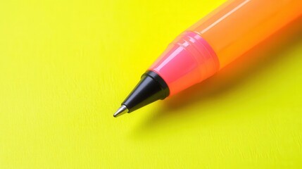 Poster - A highlighter pen with a chisel tip, perfect for highlighting important notes or marking documents.