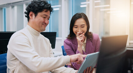 Aufkleber - Laughing, pointing and tablet with business women in office for creative, design or web development. Collaboration, feedback or funny with Japanese man and woman in workplace for online review