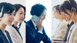 © metamorworks - コールセンター、オペレーター、スマホ、ビジネス、ヘッドセット、話す、電話、応対、サポート、カスタマーサポート、コラージュ、テレアポ、テレフォンアポイントメント、テレマーケティング、問い合わせ、窓口、タイトル、テンプレート、イメージ、広告、スマートフォン、連絡、笑顔、女性、ビジネスマン、質問、保険、アルバイト、営業、相談、テレフォンアポインター、アウトバウンド、販売、通話、日本人、他人数、複数、グル