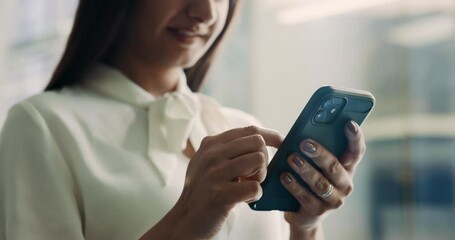 Aufkleber - Hands, smartphone and texting at startup, office and contact for deal, networking and chat at company. Woman, phone and mobile app for social media, email and check notification at creative agency