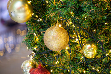 Wall Mural - Decorated Christmas tree with ball New Year holidays background