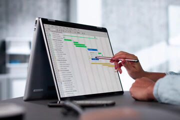 Aufkleber - Convertible Laptop Gantt Chart Software