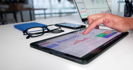 Fototapete - Innovative Data Analyst Maximizing Business Performance Through Data Analytics