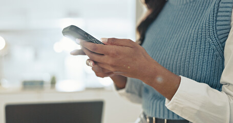 Aufkleber - Hands, cellphone and businesswoman in office with typing for email, communication or networking. Technology, research and female attorney with phone for contact on company policies online with app.