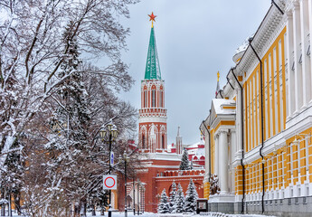 Wall Mural - nikolskaya tower and kremlin senate in moscow kremlin in moscow, russia. winter scene of moscow krem