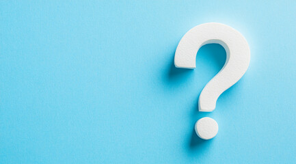 Aufkleber - White question mark on a light blue background, emphasizing curiosity and uncertainty in communication