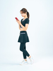 Poster - スマホ、アプリ、トレーニング、女性、エクササイズ、フィットネス、スポーツ、活動量計、DX、IoT、センサー、スマートフォン、日本人、全身、ライフログ、万歩計、計測、脈拍、ダイエット、心拍、笑顔、ウェア、ワークアウト、運動、ヘルスケア、健康、バイタルサイン、ランニング、ジョギング、ランナー、アスリート、くびれ、スカート、スリム、スマート、元気、ヘルシー、検索、メール、通信、モバイル、ウェアラブル、S
