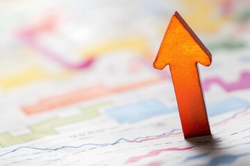 Poster - A wooden arrow pointing upwards on a map