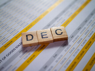 Aufkleber - December overview detailed sales data analysis and corporate financial environment