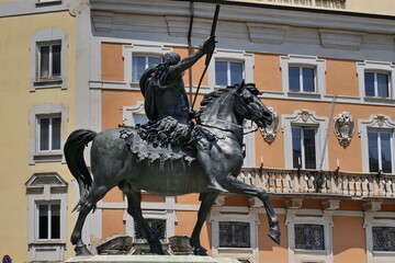  Horse statue in bronze in 