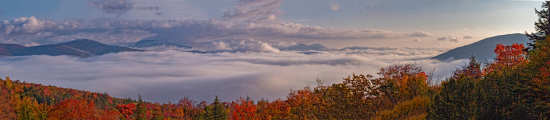 Wall Mural -  White Mountains are a mountain range of the state of New Hampshire