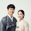 © Image forest - Smiling Korean Couple in Traditional Hanbok
