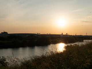 Wall Mural - 夕暮れの大和川沿いの景色