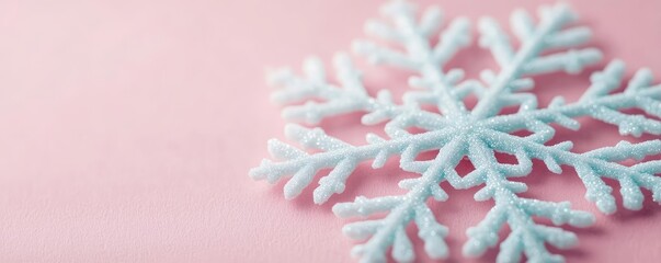 Aufkleber - Snowflake abstract background idea. Delicate snowflake on a soft pink background, symbolizing winter and seasonal beauty.