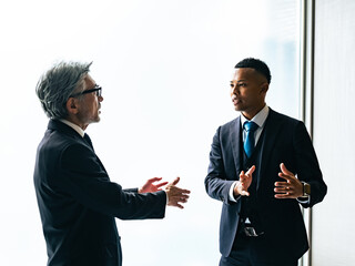 Aufkleber - global, business, conversation, english conversation, business negotiation, silhouette, foreigner, japanese, asian, international, proposal, consultant, advisor, speak, negotiation, senior, middle age