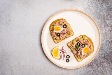 Wall Mural - Open sandwiches with canned tuna