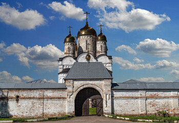 Wall Mural - Luzhetsky monastery, founded in 1408, city of Mozhaisk, Russia