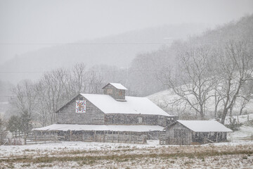 Wall Mural - barn in the winter snow