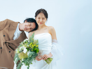 Poster - カップル、ウェディング、ブライダル、新郎、新婦、ブライダルフォト、ウェディングフォト、前撮り、ドレス、ウエディング、スタジオ、ブーケ、ハッピー、日本人、結婚、婚活、結婚式、甘える、甘い、幸せ、若い、20代、30代、ジューンブライド、白バック、広告、コピースペース、タキシード、セルフ、男性、女性、男女、花嫁、笑顔、爽やか、ナチュラル、愛情、透明感、清潔感、シンプル、ポートレート、仲良し、パートナー、