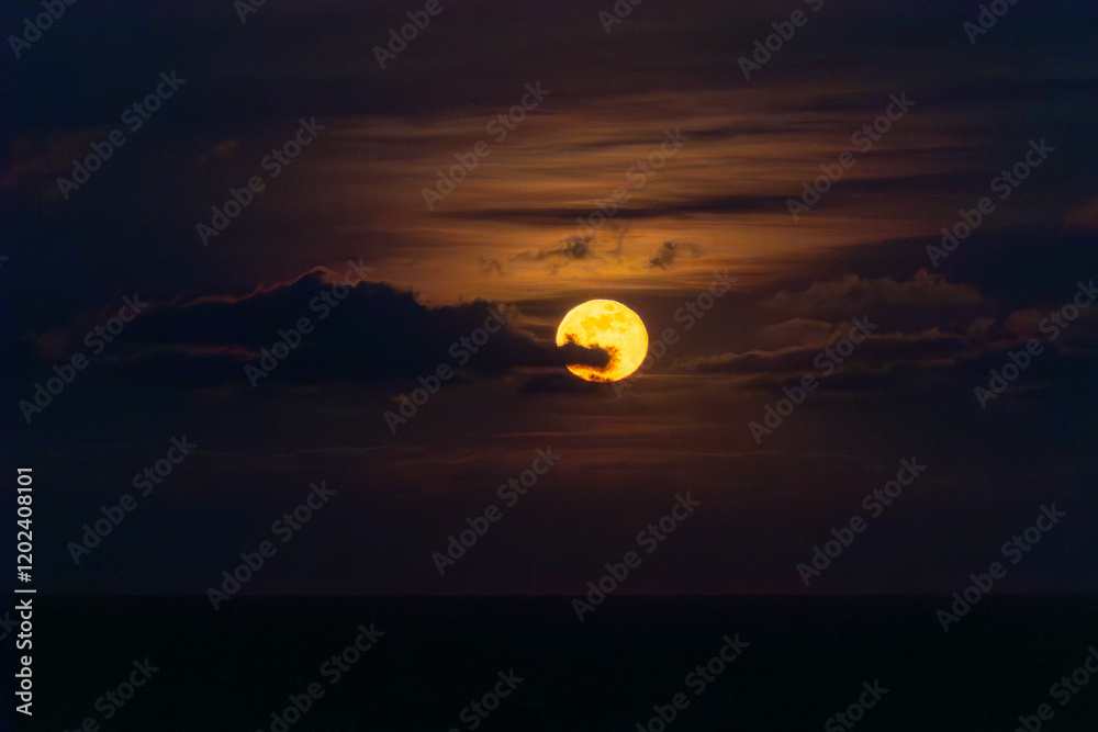 First full moon of the year 2025, the wolf moon!...I can still hear the