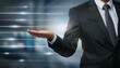 © 순단 강 - 비즈니스 정장을 입은 남성의 손위에 떠있는 디지털표식