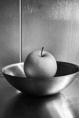 Wall Mural - Apple in bowl on table