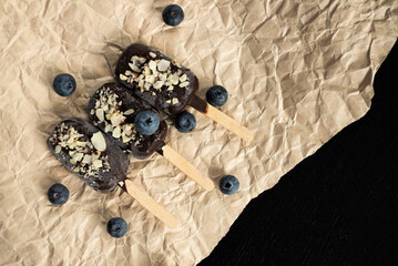 Wall Mural - chocolate ice cream with strawberries