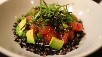 Aufkleber - Tuna poke bowl featuring fresh avocado, wild rice, and seaweed topped with vibrant herbs for a healthy and delicious meal.