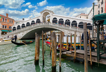 Wall Mural - rialto bridge and grand canal in venice, italy. view of venice grand canal with gandola. architectur