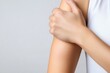 © Юля Бурмистрова - Expert dermatologist conducts a thorough examination of underarm skin to assess hidradenitis symptoms and emphasize the need for medical evaluation